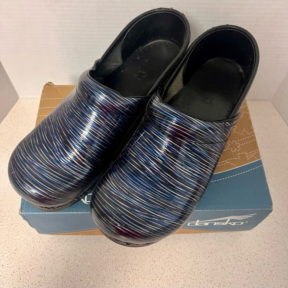 Dansko Professional Wavy Stripes Patent Clogs